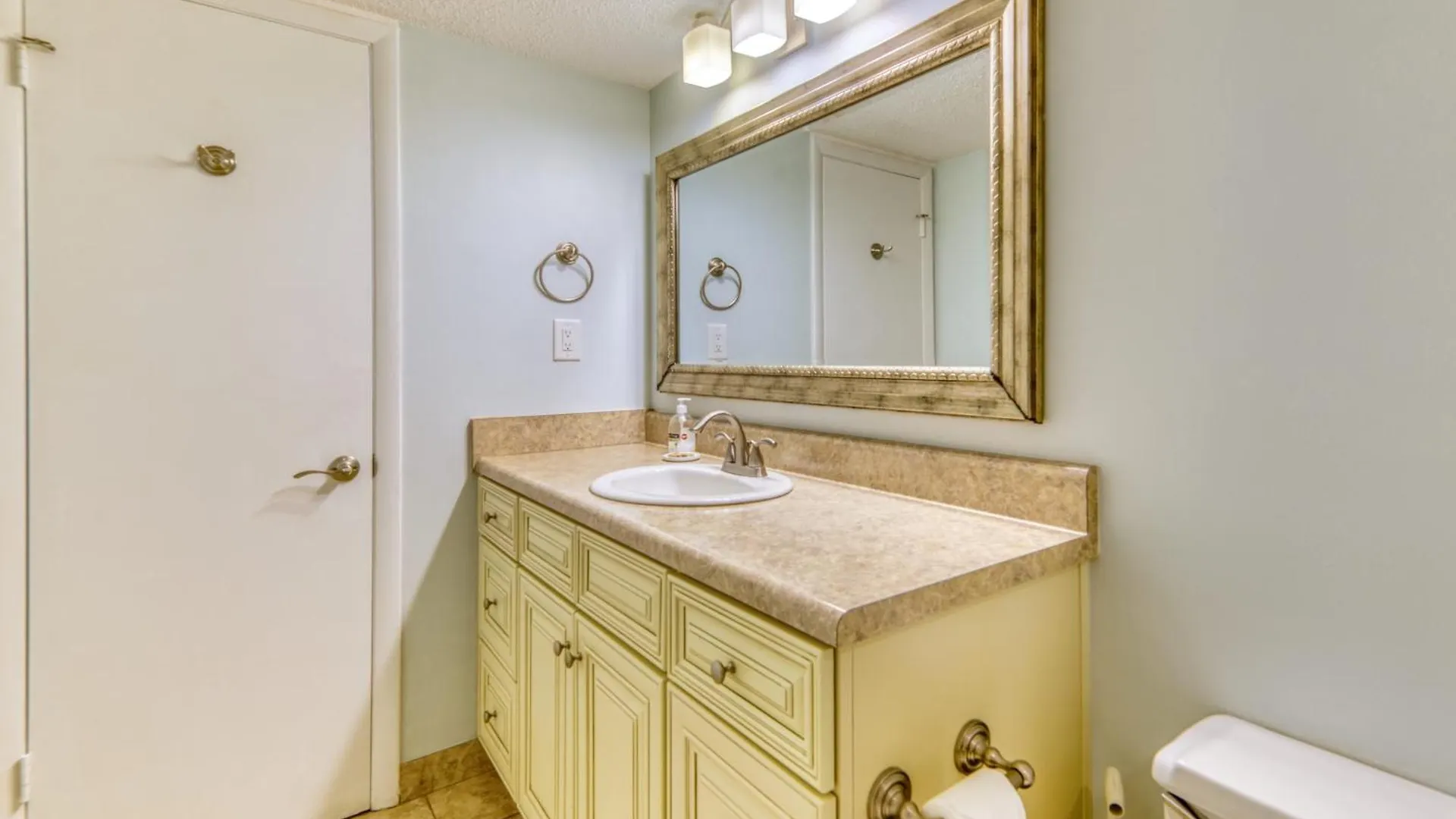 Beach House Condominiums C602 - Beachfront With Pool, Wifi, & Beach Service Destin 0*,  United States