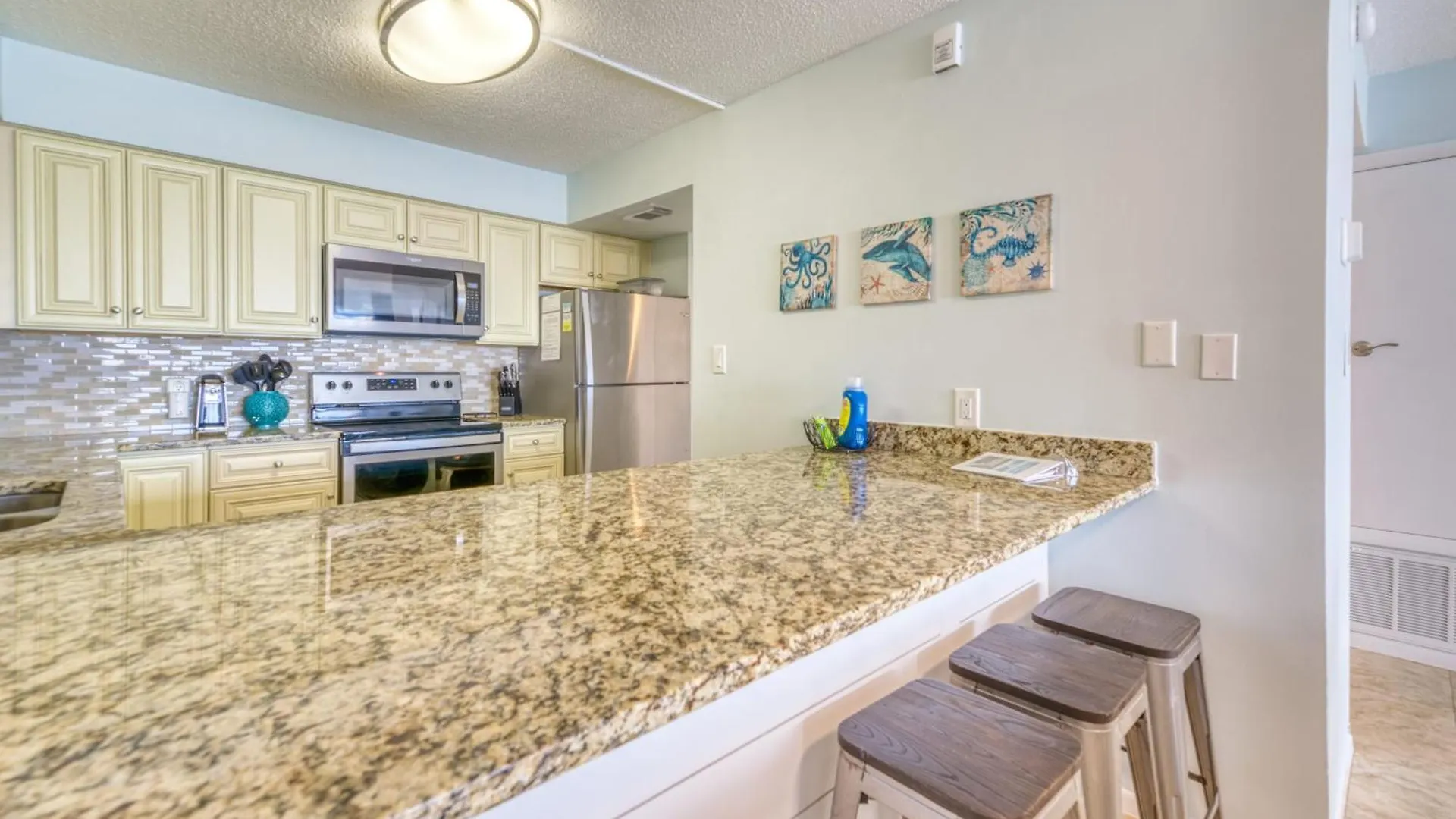 Apartment Beach House Condominiums C602 - Beachfront With Pool, Wifi, & Beach Service Destin
